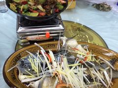 -乡土特色.冷锅鱼.牦牛肉汤锅