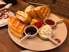 水果冰淇淋松饼-MAAN COFFEE漫咖啡