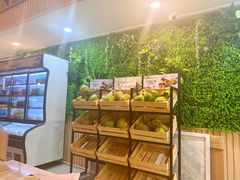面包甜点陈列柜-瑞记湛江鸡饭店·粤西第一鸡(粤垦店)