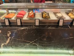 -广州万富希尔顿酒店·感趣自助餐厅·金秋蟹宴生蚝海鲜刺身