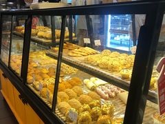 面包甜点陈列柜-御蝶坊生日蛋糕KNAC(新村店)