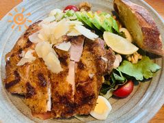 鸡肉牛油果沙拉-The Diner X餐厅(青岛万象城店)