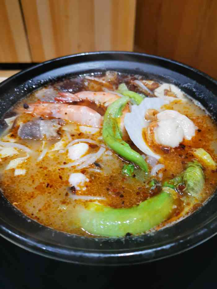 总体来讲 最近几年比较爱吃这家米线  海鲜类有扇贝 鲜虾 肥牛 份量