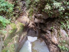 -龙水峡地缝景区