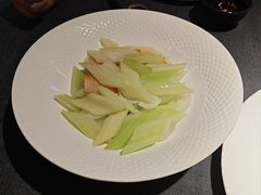 黄耳百合炒西芹-南里山房·新淮扬菜(徐汇万科店)