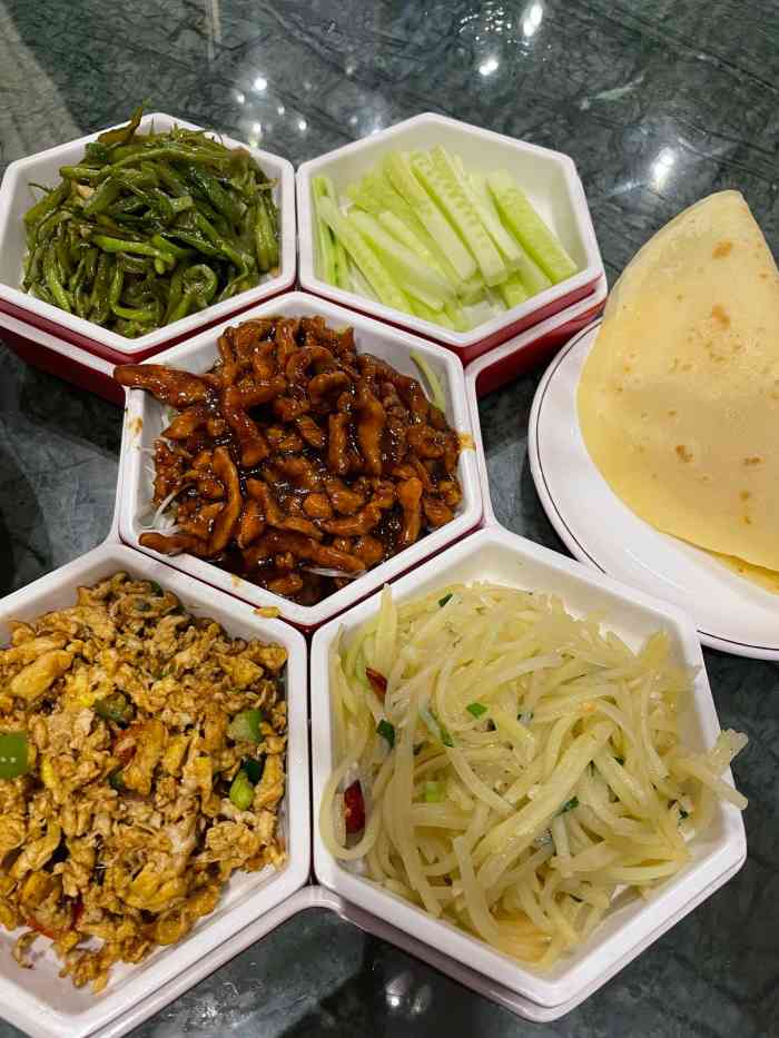 老郑家东北春饼(民治店)-"「老郑家春饼组合」有豆芽,土豆丝,辣椒炒.