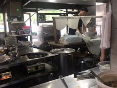 -裕新楼粉面馆·石磨手工粉(四方坪店)