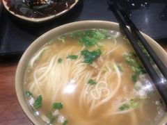 -亮亮面馆(经六路店)