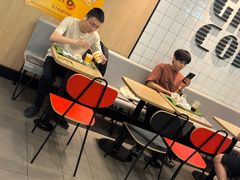 -麦当劳(轻轨曹杨路店)