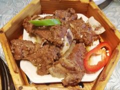 巴扎黑椒烧汁牛仔骨-巴扎美食·新疆菜·西域歌舞表演餐厅(新疆大厦店)