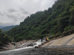 -罗田大别山峡谷漂流
