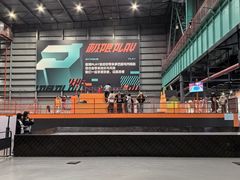 -极限PLAY运动娱乐新世界·团建派对潮玩休闲馆·室内蹦极高空游乐园
