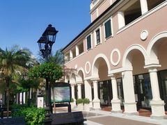 -佛罗伦萨小镇广佛名品奥特莱斯(疏港路店)