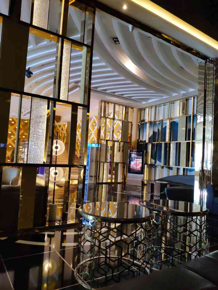 堂会(天河店)-"四个人团购去的,给了个超大的超豪华的房,.