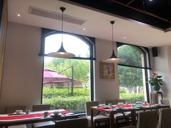 靠窗位-荷风细雨·中国茶宴(碧云店)