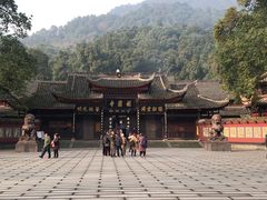 -峨眉山报国寺