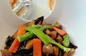Chicken with Chicken Mushroom Stir-Fry