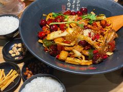 -风光老灶麻辣香锅(大成路翠微百货店)