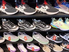 -伯肯黑德角名品折扣购物中心