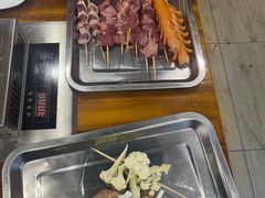 -哈尔滨小酒馆·鲜肉现穿自助烧烤(康新花园店)