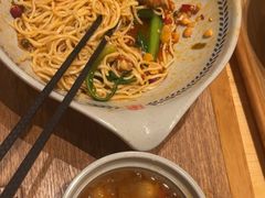 -呼啦面馆·头牌豌杂面(建新东路店)