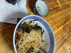 -沪西老弄堂面馆(定西路店)