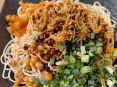 -李与白包子铺(桐梓林店)