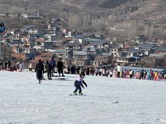 -济南卧虎山滑雪场