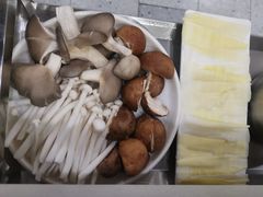 菇类拼盘-古乐牛香·鲜牛肉牛杂火锅(千灯店)