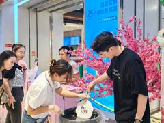 -王府井百货熙地港店