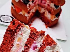 招牌红丝绒草莓裸蛋糕-艾加柒克蛋糕茶歇甜品台(春熙路店)