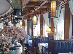 -八府香鸭·啫啫煲(华山路店)