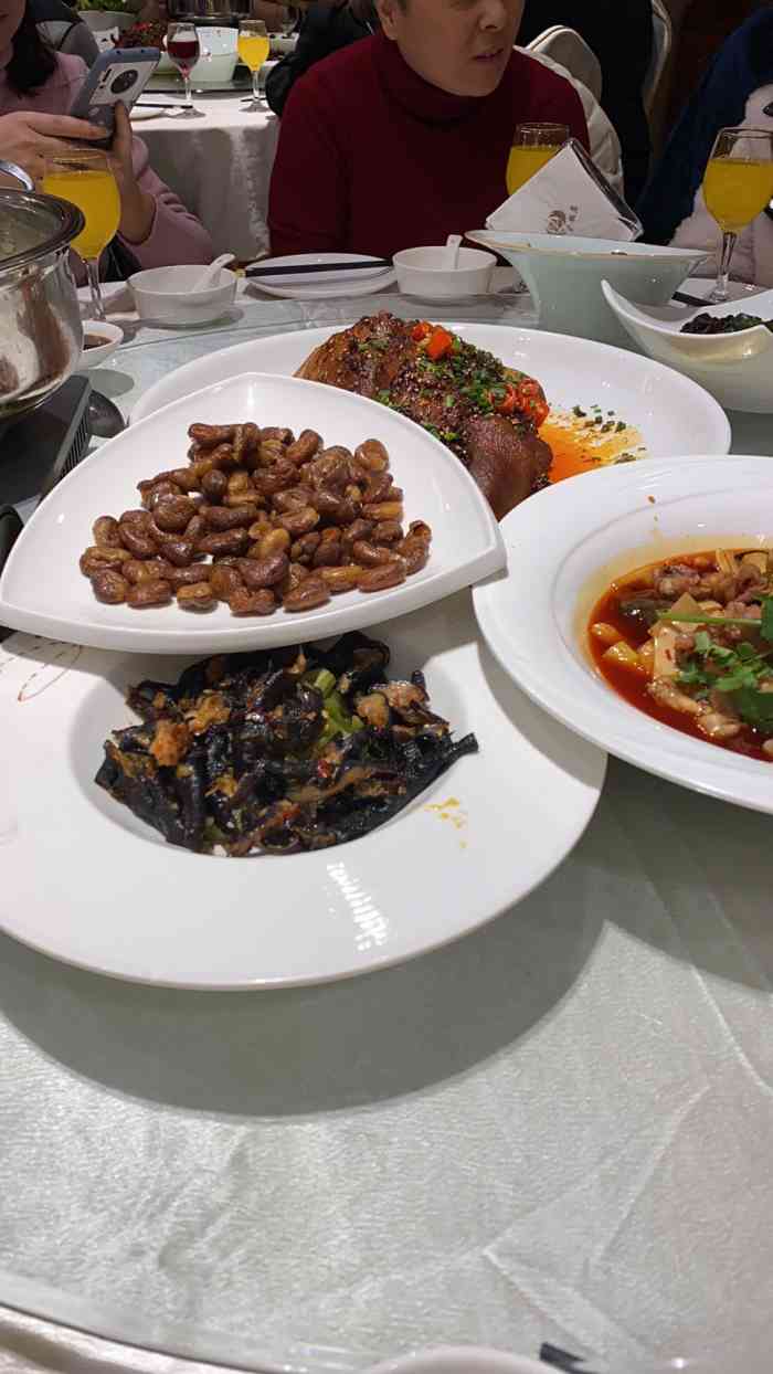 朗豪大饭店(杨家坪中迪广场店"中迪广场里人气比较旺的店,停车免费