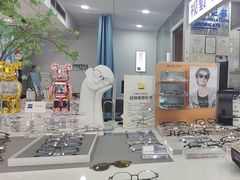 -视野联行眼镜·蔡司·依视路(省体育馆店)
