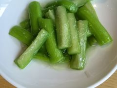 -渝信川菜 · 川味家常菜(财富购物中心店)