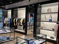 -GIVENCHY(佛罗伦萨小镇奥莱店)