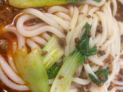 -丽虹云南过桥米线(兴工街店)