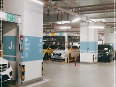 -虹桥天地-停车场