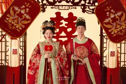 -喜爱高定婚纱摄影