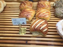 -焙丽拾光(麦凯乐直营店)