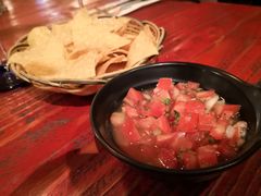 nachos-Pistolera Mexican Cantina女枪手墨西哥餐厅(碧云路店)