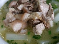 清炖萝卜肘子汤-荣生萝卜汤饭店