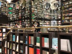 -钟书阁(群光广场店)
