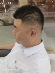 -一東造型烫发染发