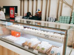 -顶东面包花园·生日蛋糕(世博店)
