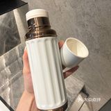 问了店员说是今天刚出来的新品，白色珠光镜面好好看呀