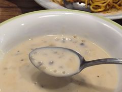 传统奶油蘑菇汤-萨莉亚意式餐厅(河东万达店)