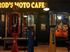 -席娜卡琳火车铁道夜市