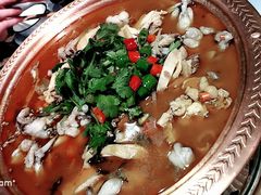-沪小二炭火蛙锅(淮海中路美食不夜城店)