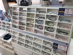 -诺柯视眼镜-蔡司依视路官方工厂店(淞南一店)